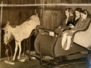 Illustration for article titled Why Dark Rides Scare the Pants Off Us